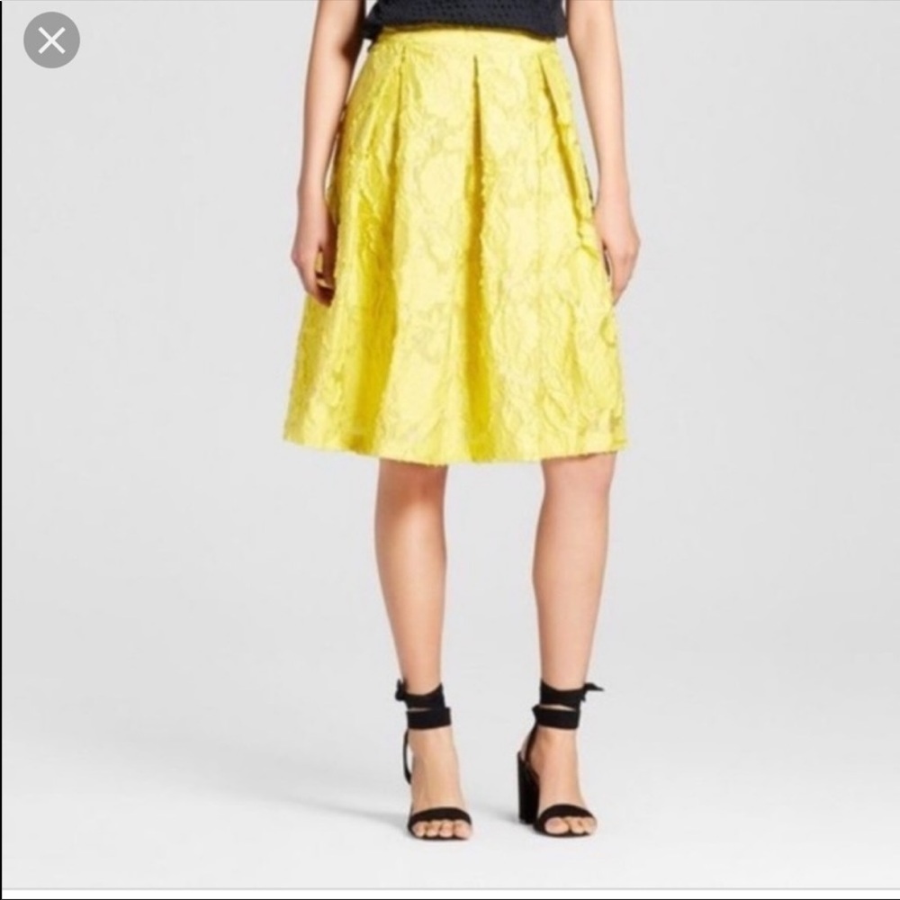 NWOT Who What Wear yellow floral skirt